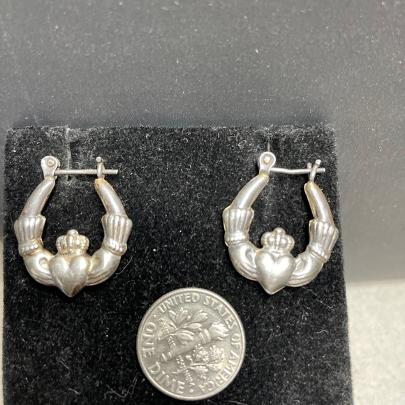 Claddagh sterling 925 earrings friendships and love - Picture 2 of 2